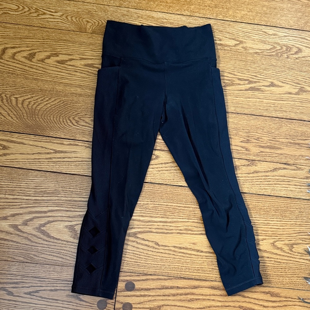 athleta salutation stash pocket cut out 7/8